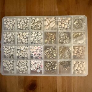 Beads For Jewelry Making Hundreds Of Beads Letters Wooden Hearts Gold Pearl New
